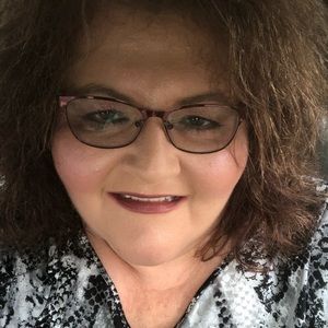 Meet your Posher, Joni